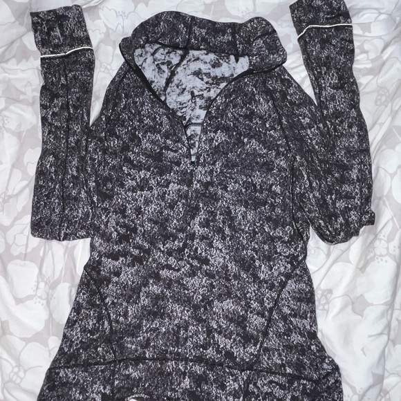 Lululemon Outrun the Element half zip - Picture 2 of 5